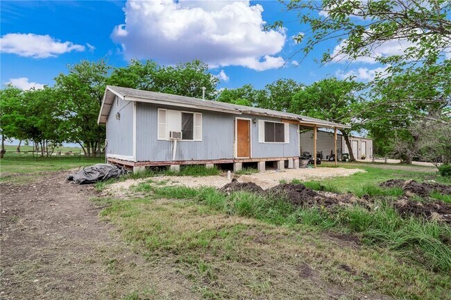 Building Photo - 2201 Cr 320