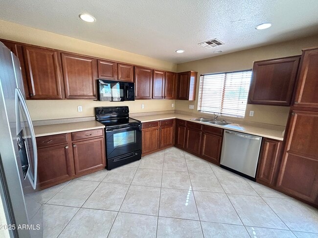 Building Photo - 12229 W Maricopa St