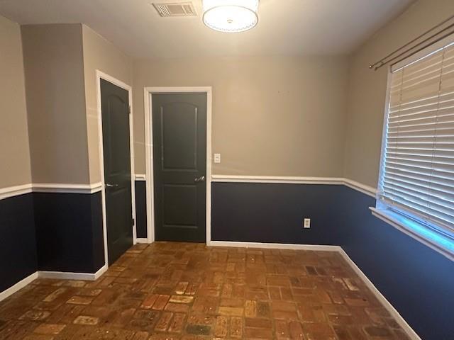 Building Photo - 5512 White Pine Dr