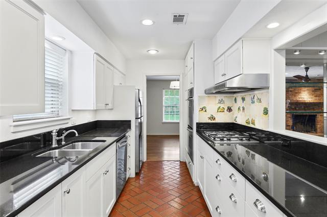 Building Photo - 9803 Windledge Dr