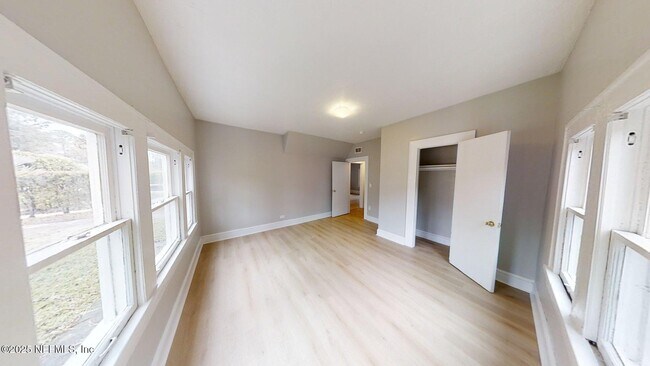 Building Photo - 1412 Ingleside Ave