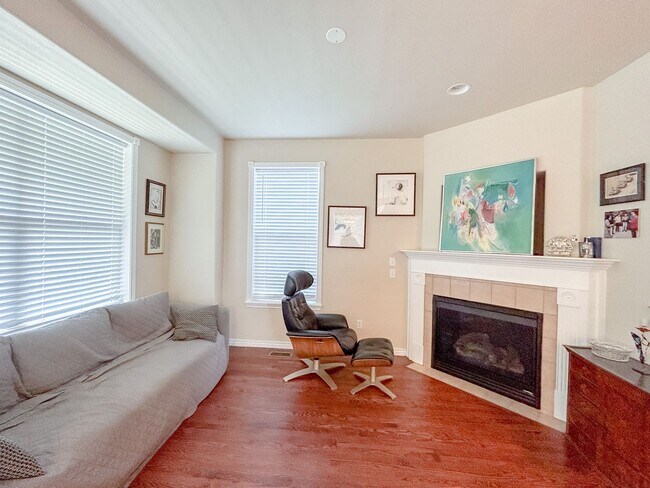 Building Photo - Central Park Home For Rent