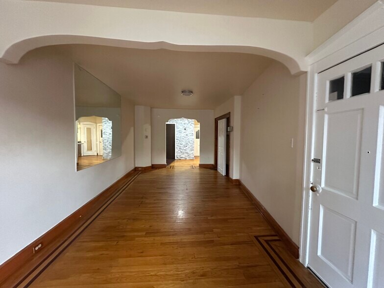 Living Room - 4115 L St
