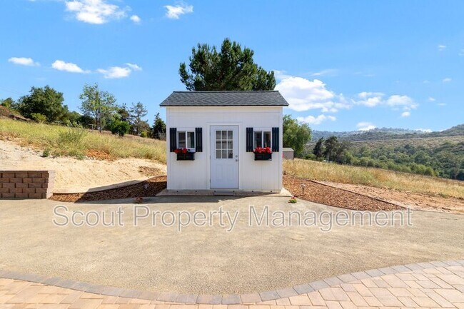 Building Photo - 471 Stewart Canyon Rd