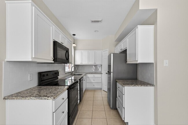 Building Photo - 5515 Strack Rd