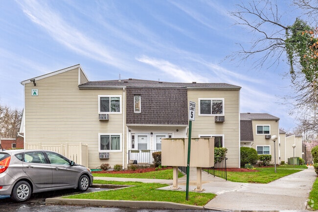 Entrance - Middlewood Apartments