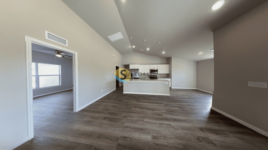 Building Photo - 1720 NW 9th Pl