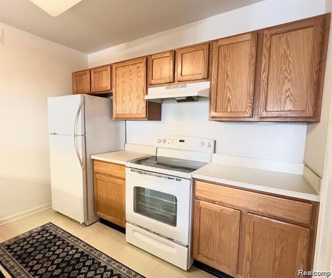 Building Photo - 2664 S Knightsbridge Cir