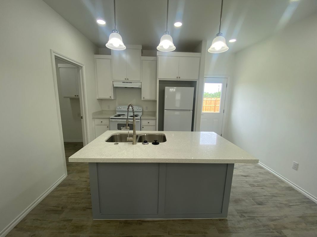 Building Photo - 2914 Maria Dr