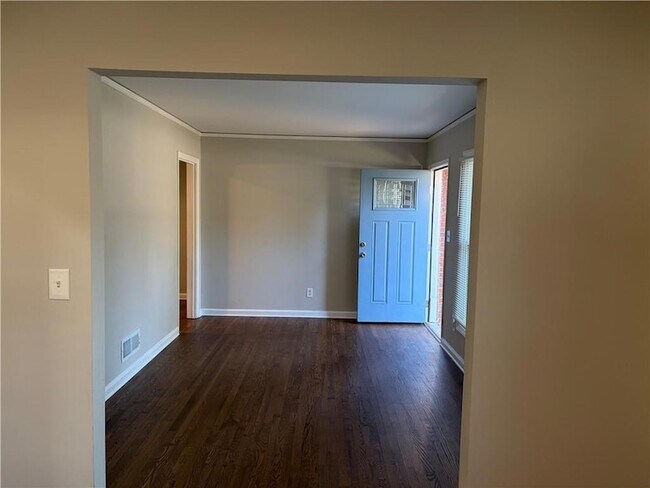 Building Photo - 1990 S Columbia Pl