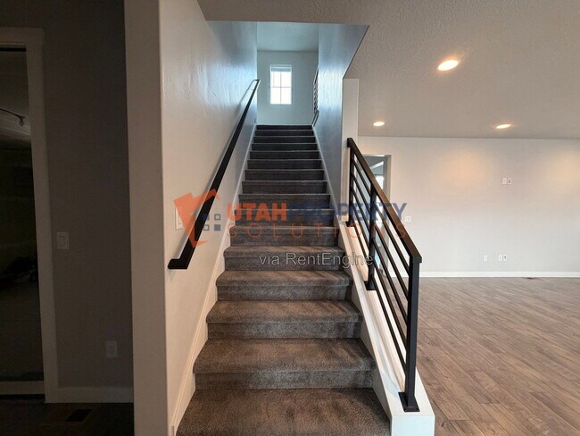 Building Photo - 12927 Twisted Oak Dr