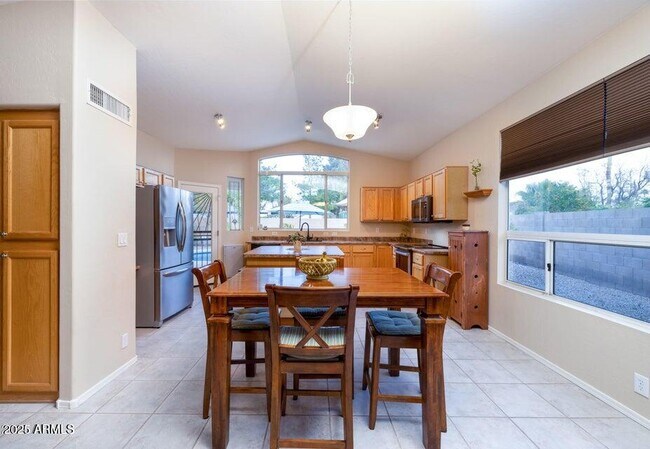 Building Photo - 6546 W Tonopah Dr
