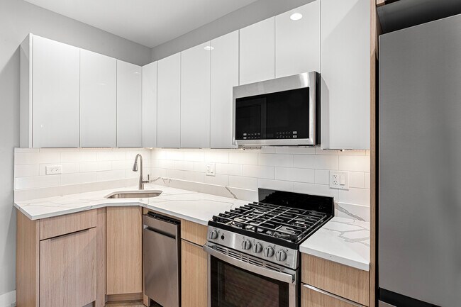 Building Photo - 1655 W Jonquil Terrace