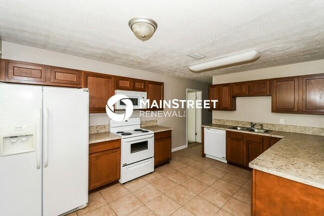 Building Photo - 3 Bedroom Pet-Friendly Home in Jacksonville, FL with Main Street Renewal