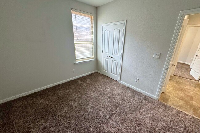 Building Photo - 1608 Bandolier Dr