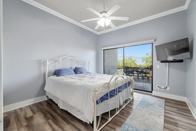 Building Photo - 409 Hi There