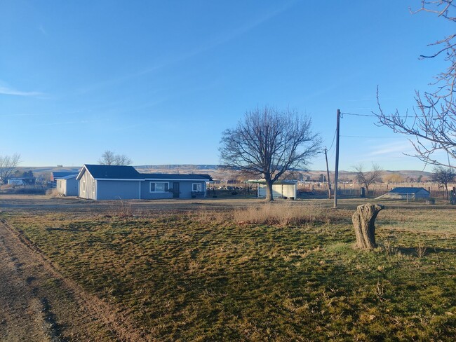 Primary Photo - Country Home with Room for Horses or Lives...