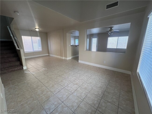 Building Photo - 561 Poplar Leaf St