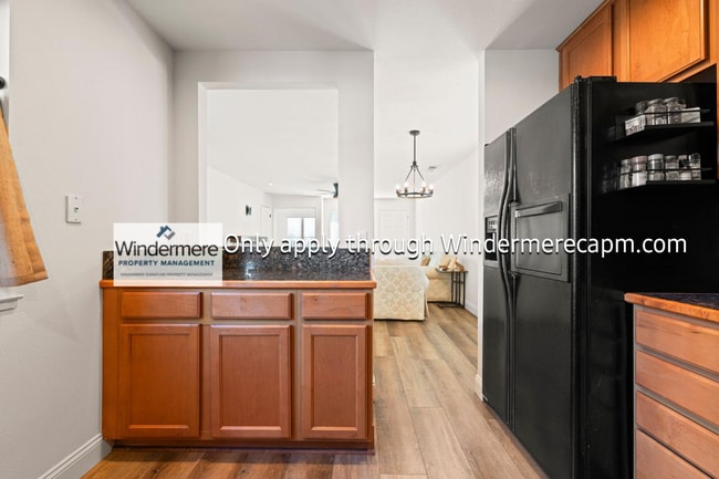 Building Photo - Beautiful Townhome in Orangvale