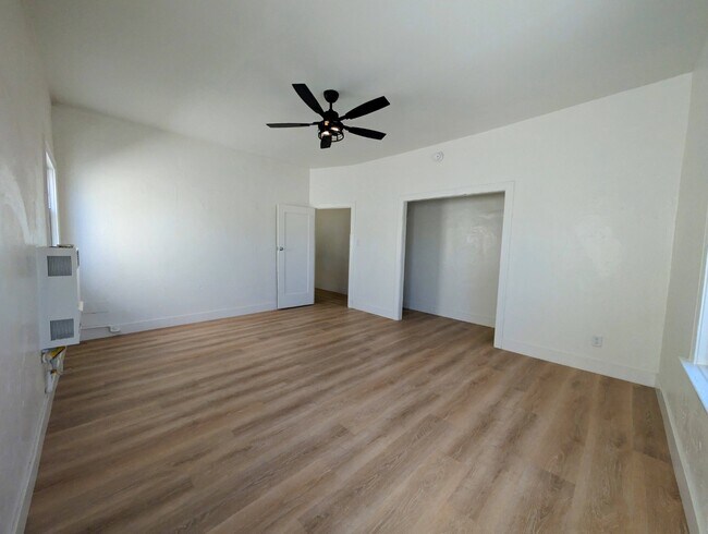 Building Photo - 427 Coronado Ter