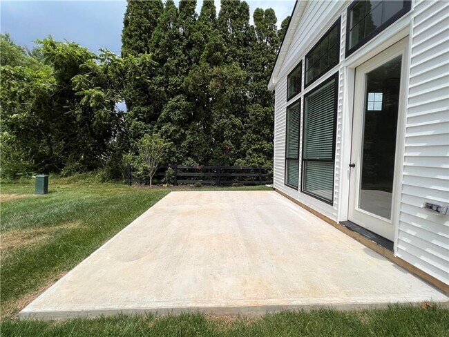 Building Photo - 5064 E Valley Rd