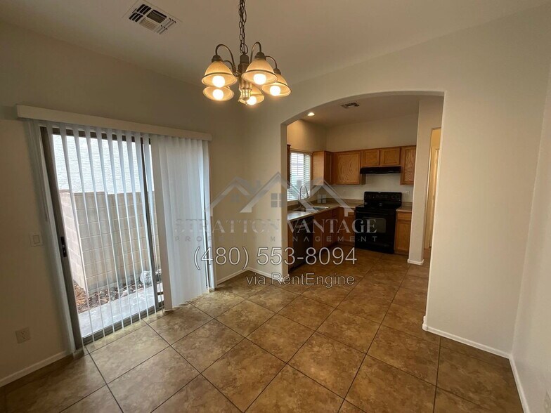 Building Photo - 4737 E Olney Ave