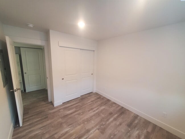 Building Photo - Brand new for rent