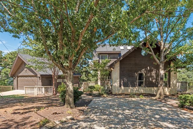 Building Photo - 3733 Oakwood Dr