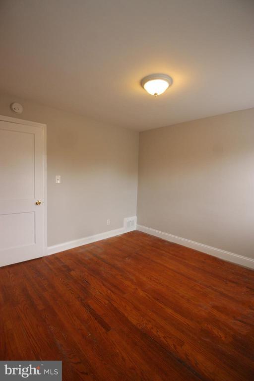 Building Photo - 529 Parksley Ave