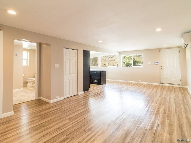 Building Photo - Moanalua Gardens 2BR/1.5Ba w/ 2 Parking