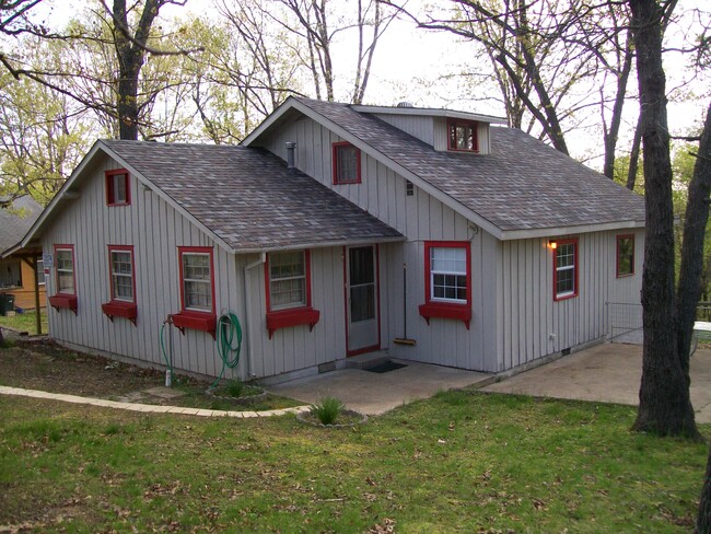 Primary Photo - 21174 Hawkeye Rd