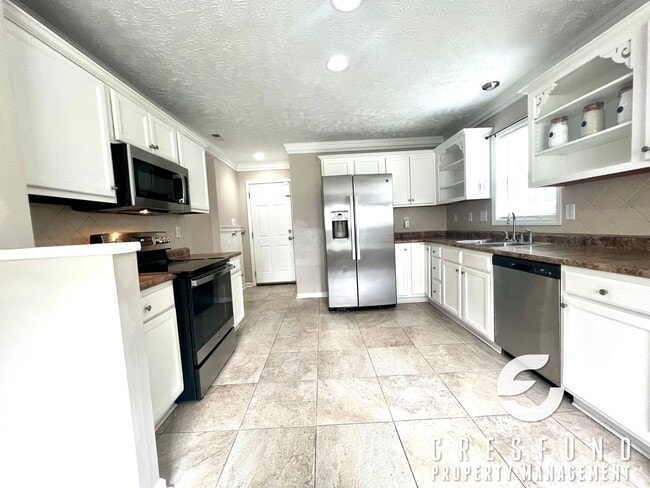 Building Photo - Coming Soon (End of July) 3Br 3 Bath Locat...