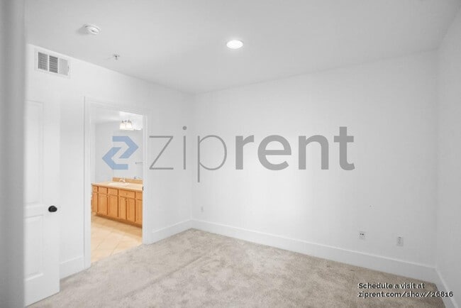 Building Photo - 1310 Creekside Dr