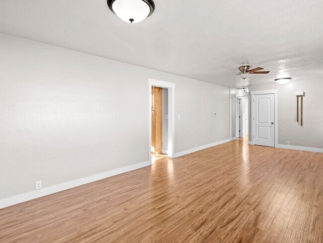 Building Photo - Beautiful home for rent!