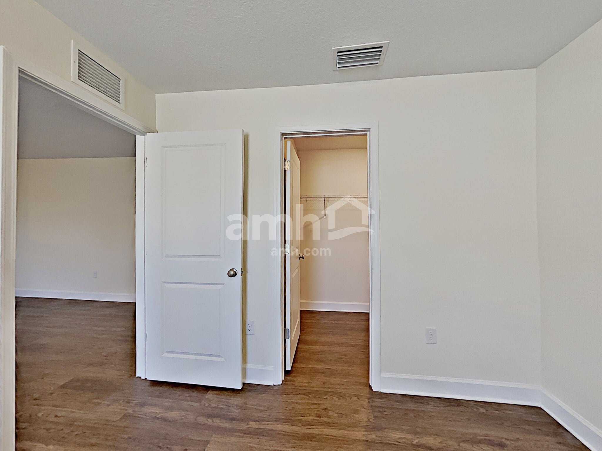 Building Photo - 401 Pine Terrace Dr