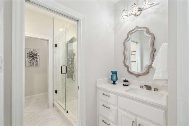 Building Photo - 245 Colonial Dr