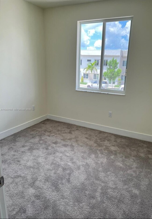 Building Photo - 10300 NW 66th St