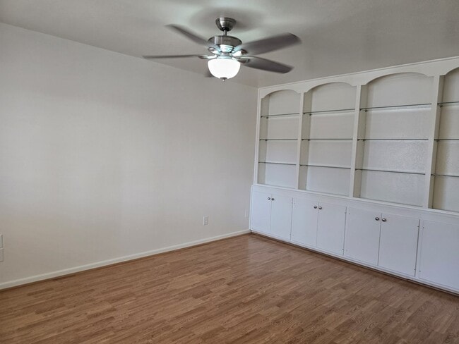 Building Photo - 4904 Locust Ave