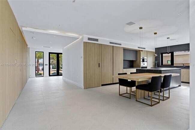 Building Photo - 1661 Daytonia Rd