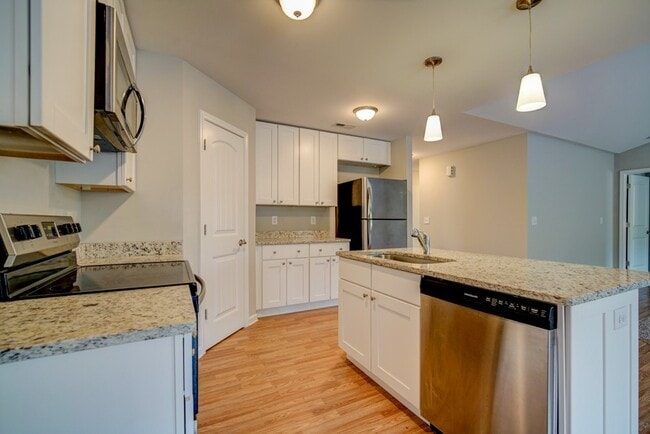 Building Photo - 365 Half Rock Cir