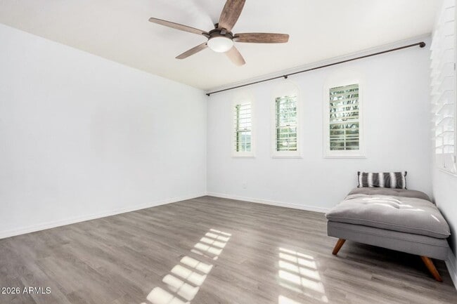 Building Photo - SFH 4-3