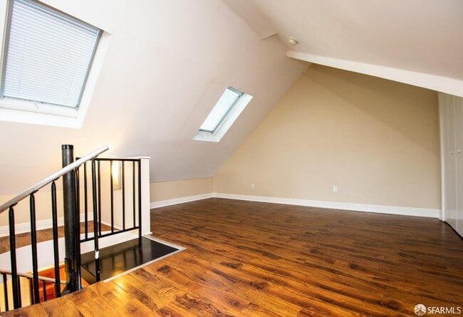 Building Photo - 205 Bonview St