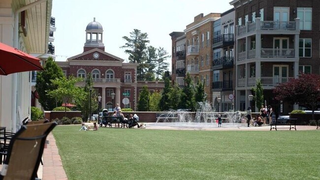 Building Photo - 12080 Greenmont Walk