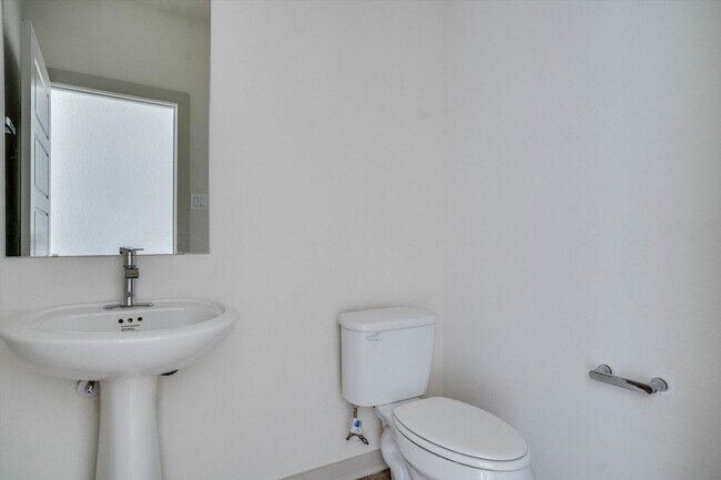 Building Photo - 428 Millbrook Blvd