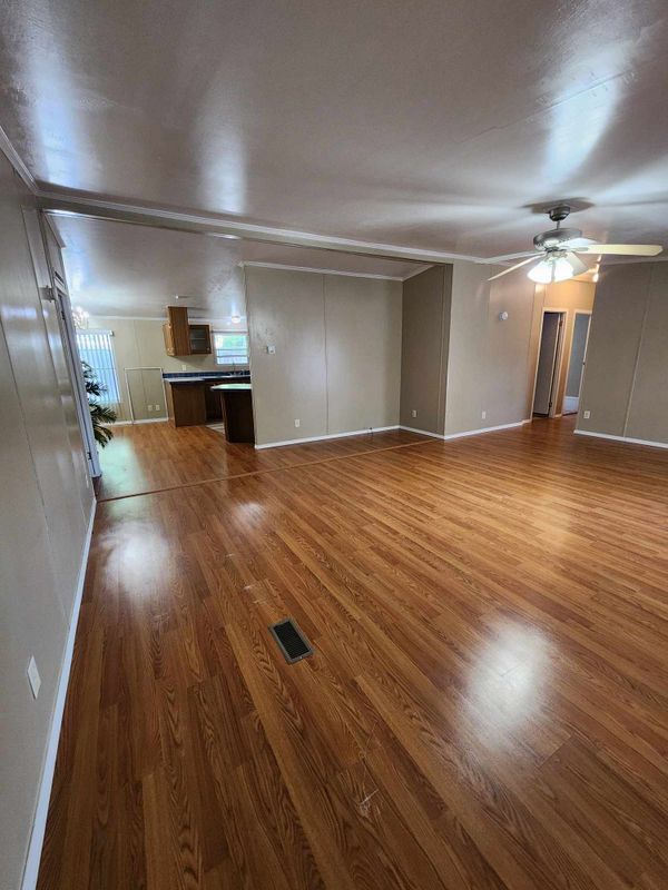 Building Photo - 922 Ashwood Dr