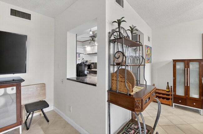 Building Photo - 3604 Bridgewood Dr