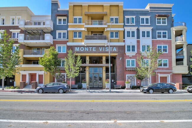 Building Photo - Luxury 2-Bedroom Monte Vista Condo with Downtown Views & Monthly House Cleaning Included