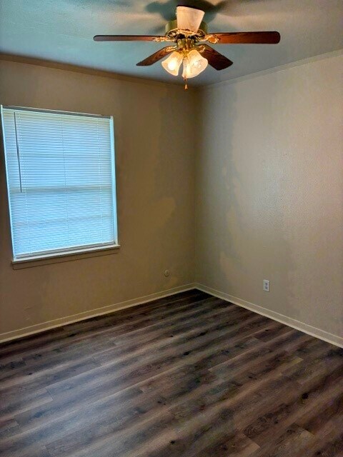 Building Photo - 1805 Thelma Ln