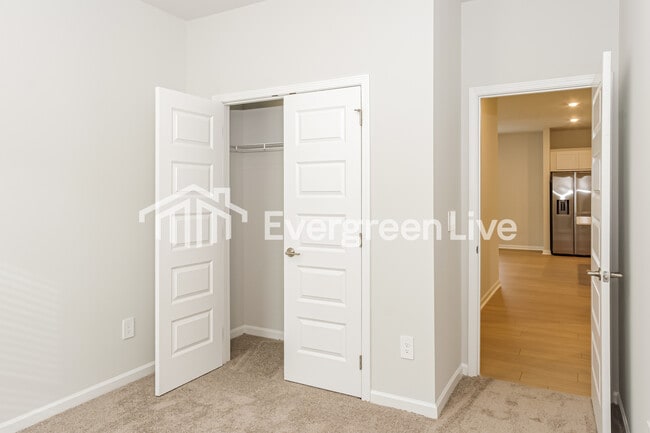 Building Photo - 148 Fenwick Pl