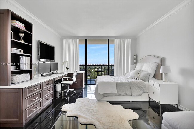 Building Photo - 3350 SW 27th Ave